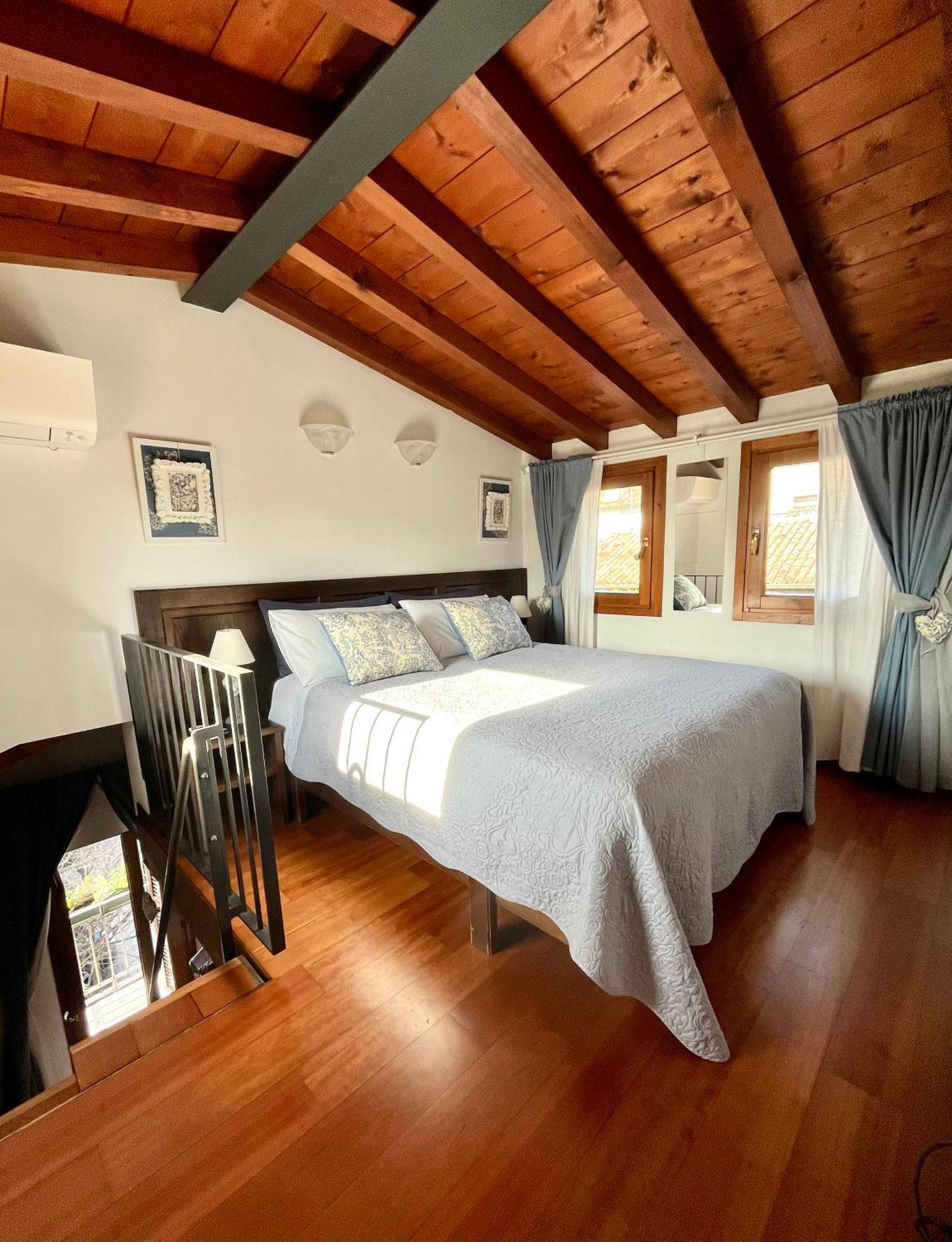 Porto Valentino Apartment Sirmione Exterior photo