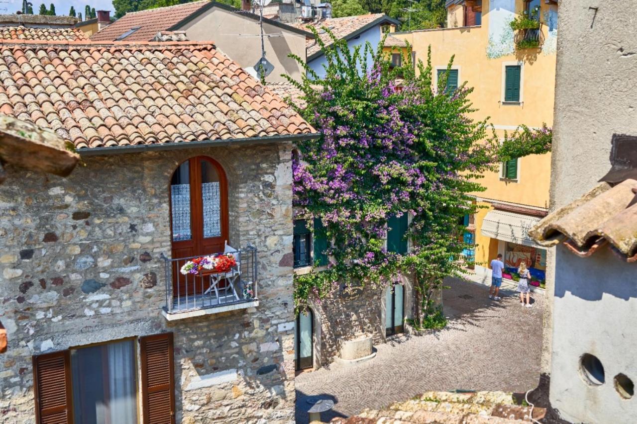 Porto Valentino Apartment Sirmione Exterior photo