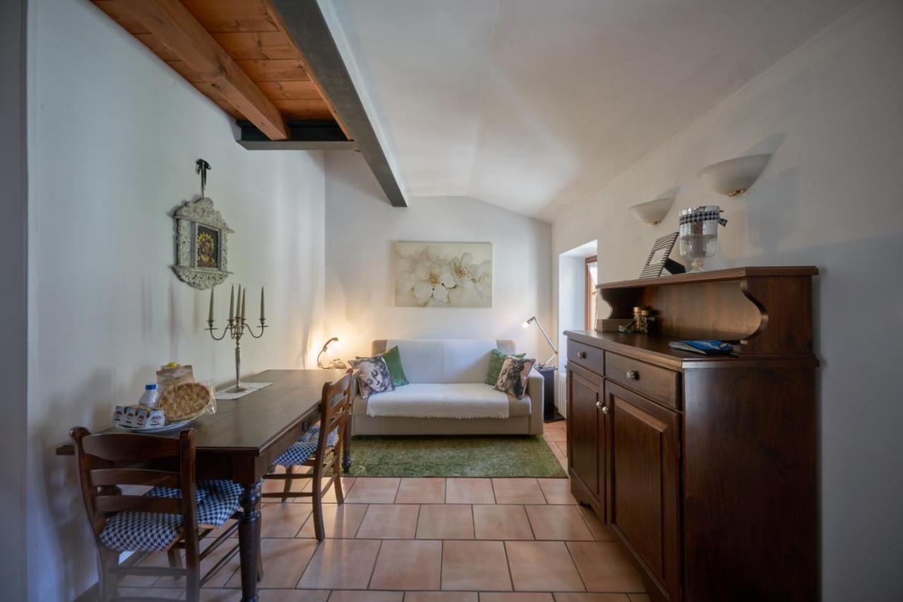 Porto Valentino Apartment Sirmione Exterior photo
