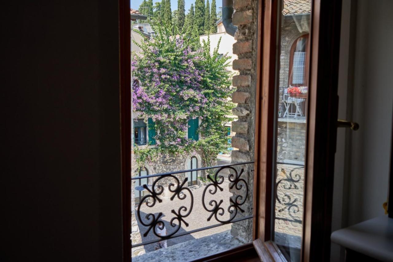 Porto Valentino Apartment Sirmione Exterior photo