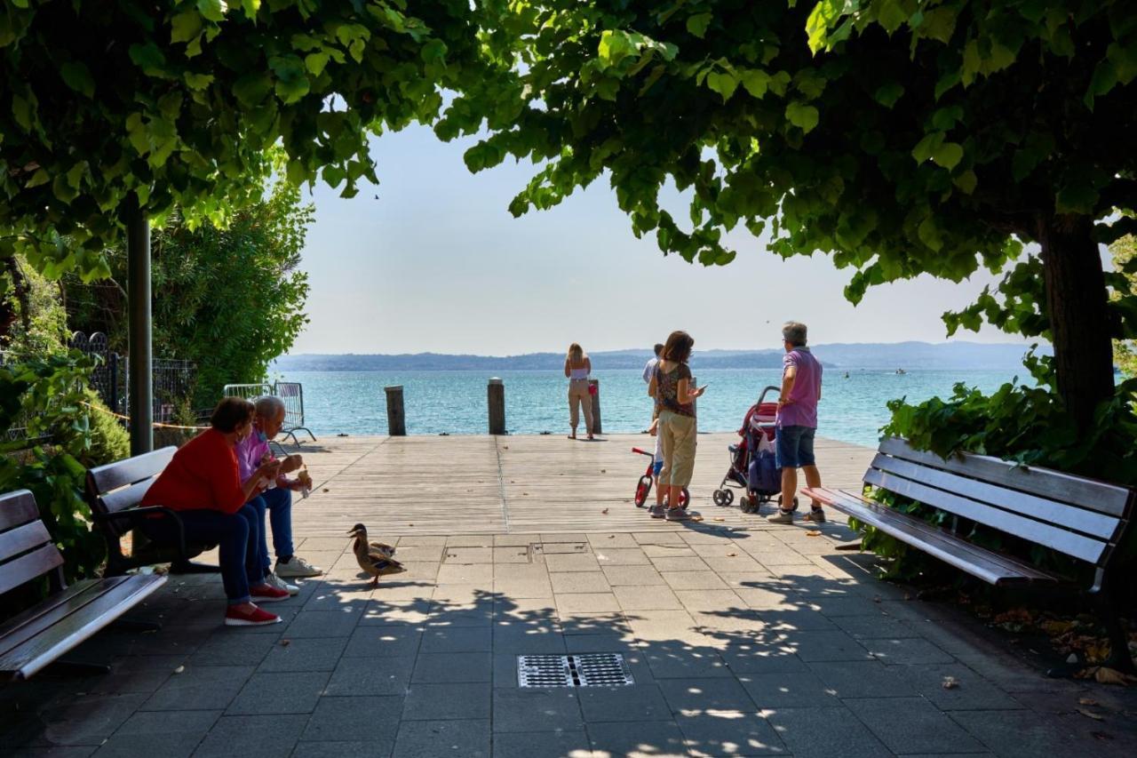 Porto Valentino Apartment Sirmione Exterior photo