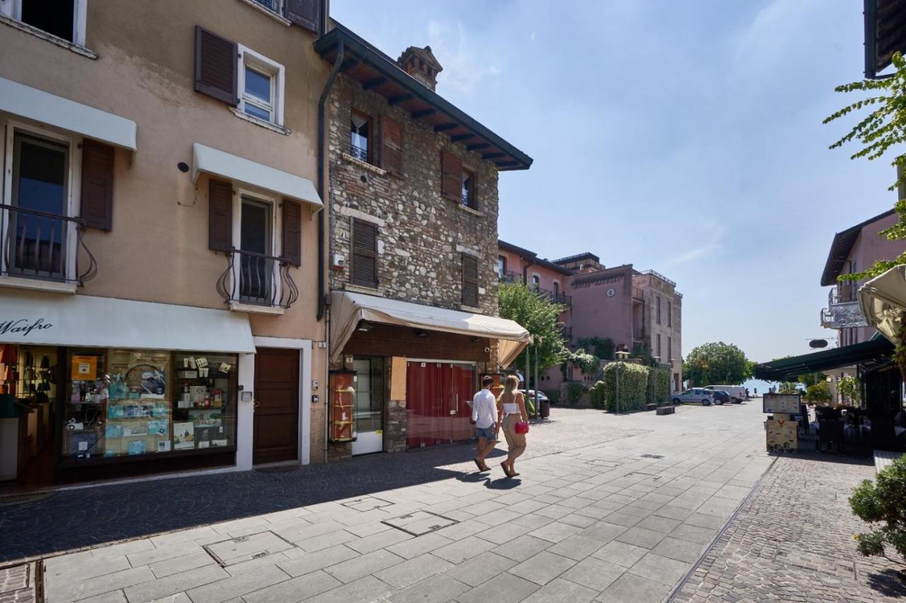 Porto Valentino Apartment Sirmione Exterior photo